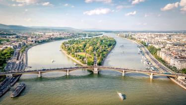 Budapesti hajóforgalom újraszervezése: kevesebb belvárosi kikötő