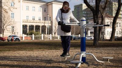 A Nők40 nyugdíj igénylésének időzítése: fontos szempontok