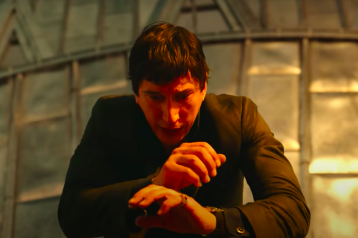 Adam Driver időt állít meg a Megalopolis teaserében