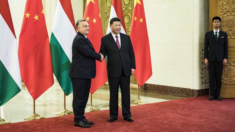 Kína elnöke Budapestre látogat: mi áll a háttérben?