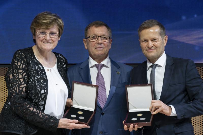 Karikó Katalin és Krausz Ferenc Nobel-díjasokra emlékeznek új érmékkel