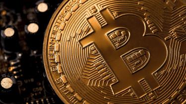 Bitcoin árfolyama zuhan a felezési esemény előtt