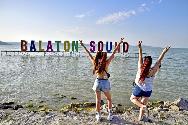 Zamárdi készülődik: a Balaton Sound fesztivál és a gazdasági hatások