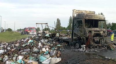 M1-es autópályán kiégett kamionról készült fotók sokkolják a netezőket