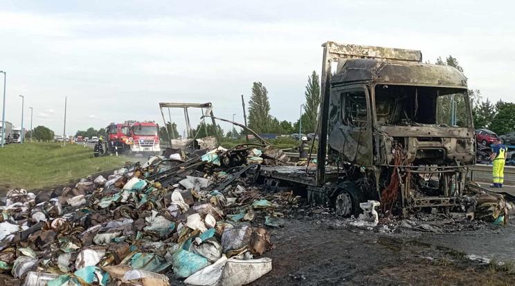 M1-es autópályán kiégett kamionról készült fotók sokkolják a netezőket