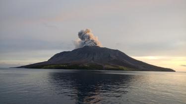 A Ruang-vulkán ismét kitört: azonnali evakuálás Észak-Sulawesiben