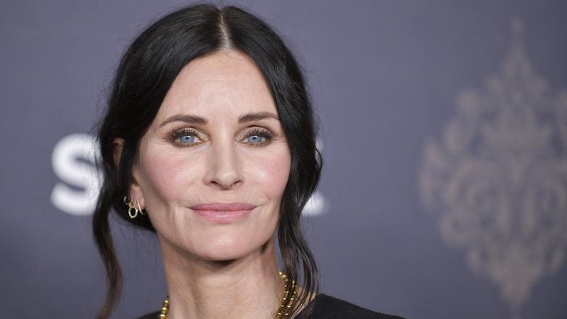 Courtney Cox, a Jóbarátok sztárja, 60 éves korát ünnepli