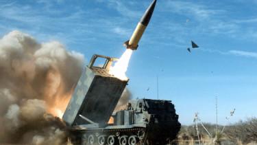 Ukrajna amerikai rakétákkal támad, Oroszország védekezik Krímben