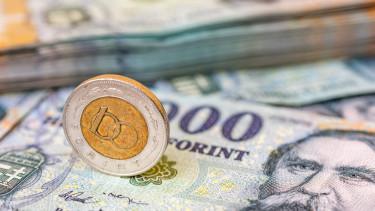 A forint árfolyama fontos küszöbön ingadozik