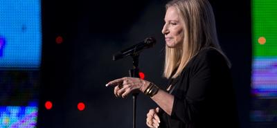 Barbara Streisand új dala a holokauszt-sorozat záróakkordjaként