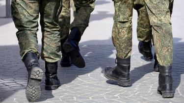 Rekordszámú dezertálás az orosz hadseregben, visszaküldik őket a frontvonalra