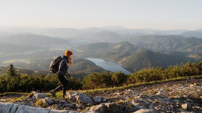 Fedezze fel Alsó-Ausztria lenyűgöző hegyvidékeit túrázás közben