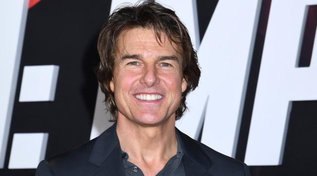 Tom Cruise kócosan és szexisen flangált London utcáin