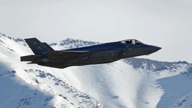 Az F-35 vadászbombázók fenntartási költségei aggasztóan magasra szöktek