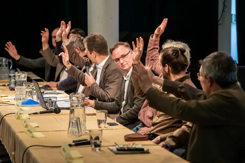 Vádemelés a budakalászi jegyző ellen politikai összefüggésekkel