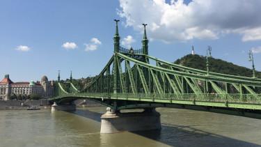 Szabadság híd lezárva: Ember mászott fel a hídra Budapesten