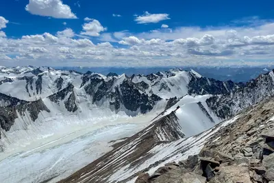 Két magyar hegymászó lenyűgöző kalandja Kis-Tibet csúcsain