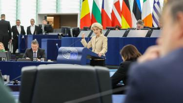 Ursula von der Leyen a politikai egyensúlyozás útvesztőjében