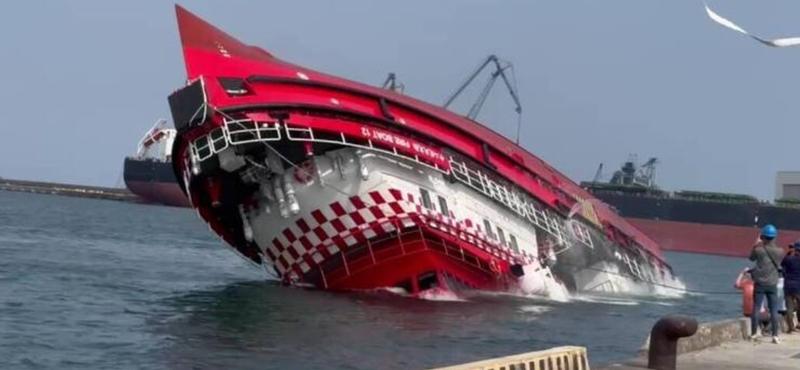 Új tajvani mentőhajó, ami tíz másodperc alatt helyreáll