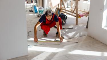 Új otthonfelújítási program indulására készülhetnek a családi ház tulajdonosok