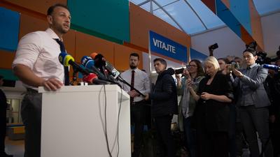 Szlovák politikusokat érnek halálos fenyegetések merényletkísérlet után