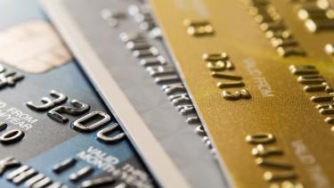 Bankkártyás vásárlások emelkednek, készpénzfelvételek csökkennek Magyarországon