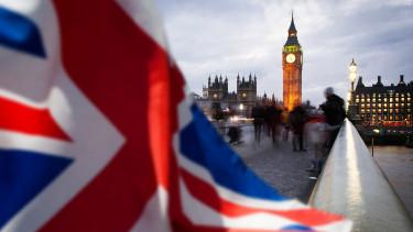 A brit választások hatása a tőzsdei kilátásokra és a Shell vállalat helyzetére