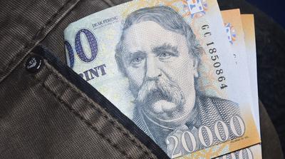 Tömegesen menekítik a magyarok a pénzüket adómentes számlákra