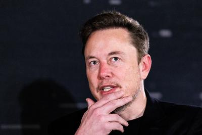 Elon Musk aggódik az MI fejlődése miatt, OpenAI tudósa távozik