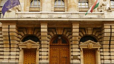 Az S&P elismeri a Magyar Nemzeti Bank függetlenségét az OTP ügyében