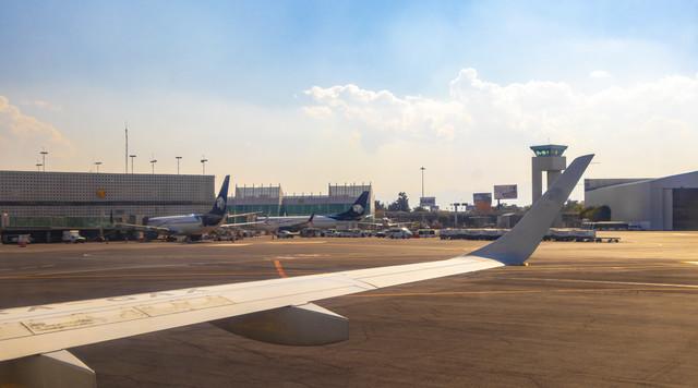 Tragédia a repülőtéren: szerelőt szippantott be egy Boeing hajtóműve