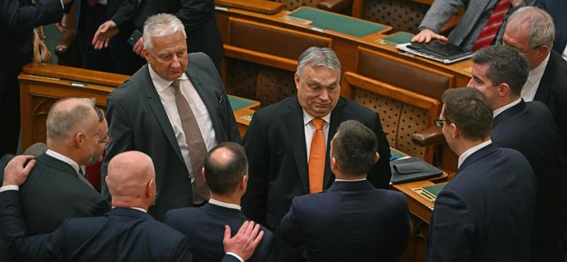 A Fidesz javaslatára töröltek nyolc parlamenti ülésnapot a választásokig