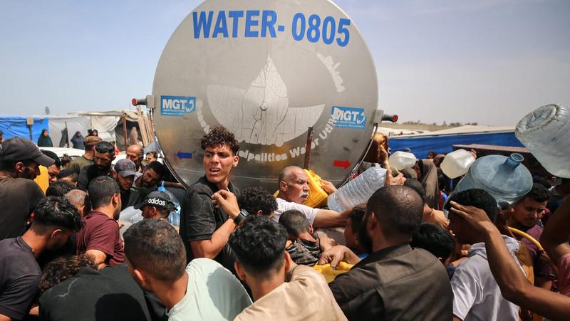 Brit katonák segíthetnek a humanitárius segélyek eljuttatásában Gázába