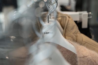 Az EU szigorúbb szabályokat vezet be a Shein divatalkalmazásra