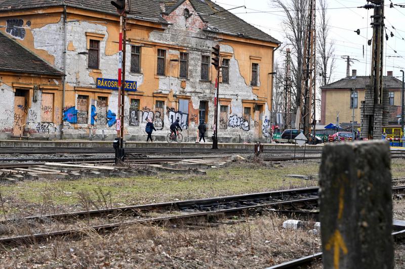 Reggeli káosz a magyar vasúthálózaton: számos vonat késik