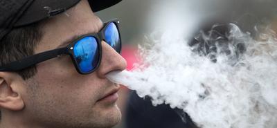 Torino szigorítja a dohányzás szabályait: nagyobb távolság, magasabb bírságok