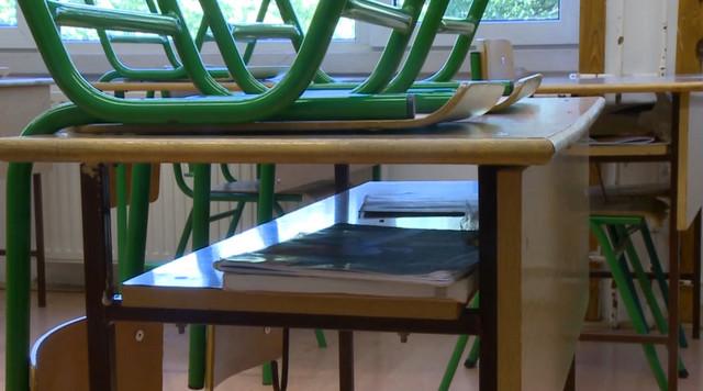 Magyar iskolában a diákok már nem használhatják mobiltelefonjaikat