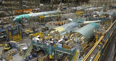 Meghalt egy Boeing-szivárogtató, sorozatos gyártási hibák a cégnél