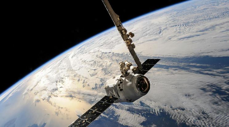 Hajszál híján elkerült űrtragédia: Orosz és amerikai műholdak veszélyes közelsége