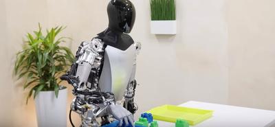 A Tesla 2025-től kezdi bevetni az Optimus humanoid robotokat gyáraiban