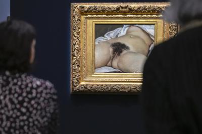 MeToo mozgalom aktivistái festékkel támadták meg Courbet ikonikus festményét