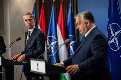 Orbán kormányának külpolitikája: Amerikai kritika és orosz dicséret