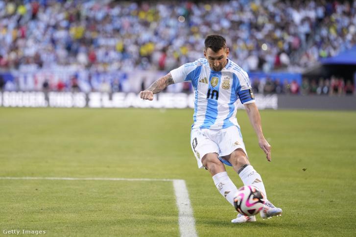 Lionel Messi visszatérésével győzött Argentína az ecuadoriak ellen