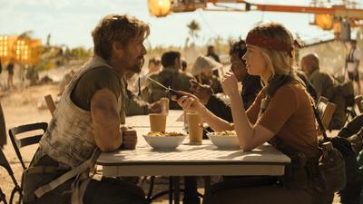 Ryan Gosling kalandjai kaszkadőrként Emily Blunt oldalán