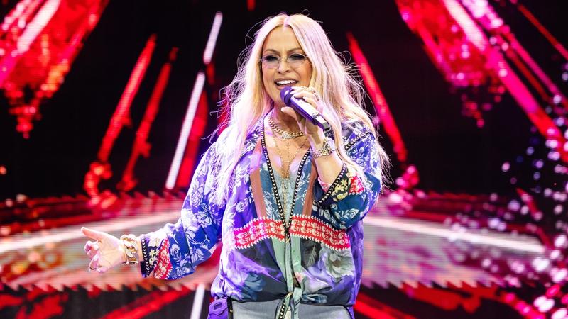 Anastacia üzenete Kós Hubertnek és saját küzdelmeiről vall