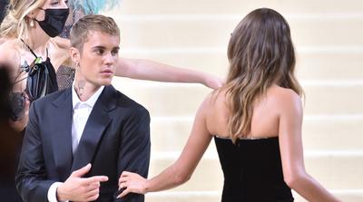 Justin és Hailey Bieber babavárásának hírére várnak Selena Gomez reakcióját