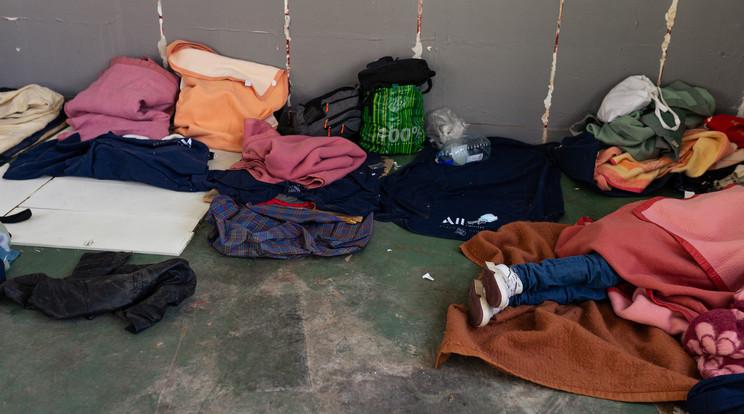 Párizs tisztogat: Hajléktalanok ezreit telepítik ki az olimpia előtt