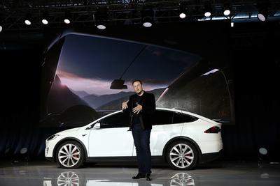 Elon Musk a Ford és GM stratégiáját követi az új Teslák fejlesztésében