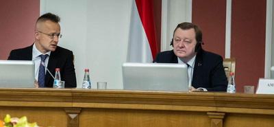 Szijjártó Péter Fehéroroszországban a szankciók enyhítését és együttműködést sürget