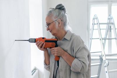 Otthonfelújítási támogatás nyugdíjasoknak: a fontos tudnivalók
